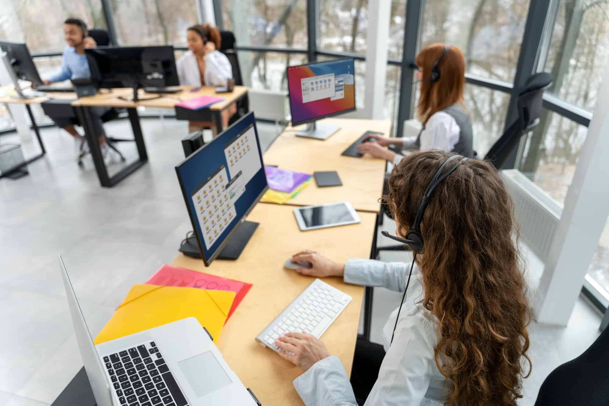people-working-call-center